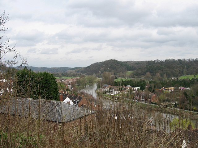 Looking north along the River Severn, Bridgnorth