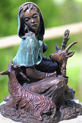 Statue en bronze La Chevrière ...