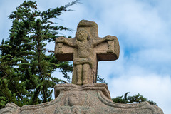 Le menhir de Saint Uzec