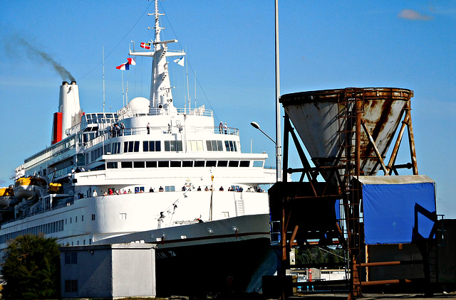 le black watch a quai, port de LORIENT