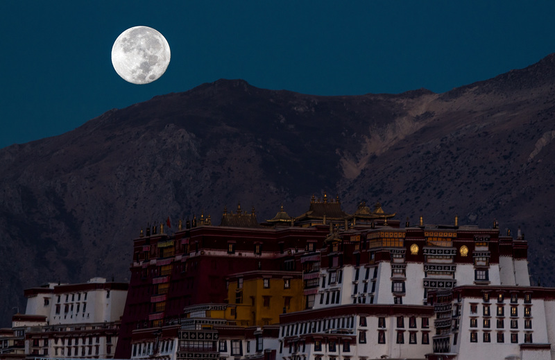 Früher Morgen über dem Potala