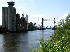 Rethe-Hubbrücke - höher ging es nicht.