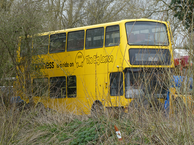 Former Big Lemon bus at Mulleys, Ixworth - 25 Mar 2023 (P1140781)