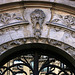Au 76 avenue d'Italie , dans le 13 ème , façade Art Nouveau 1900 . Paris