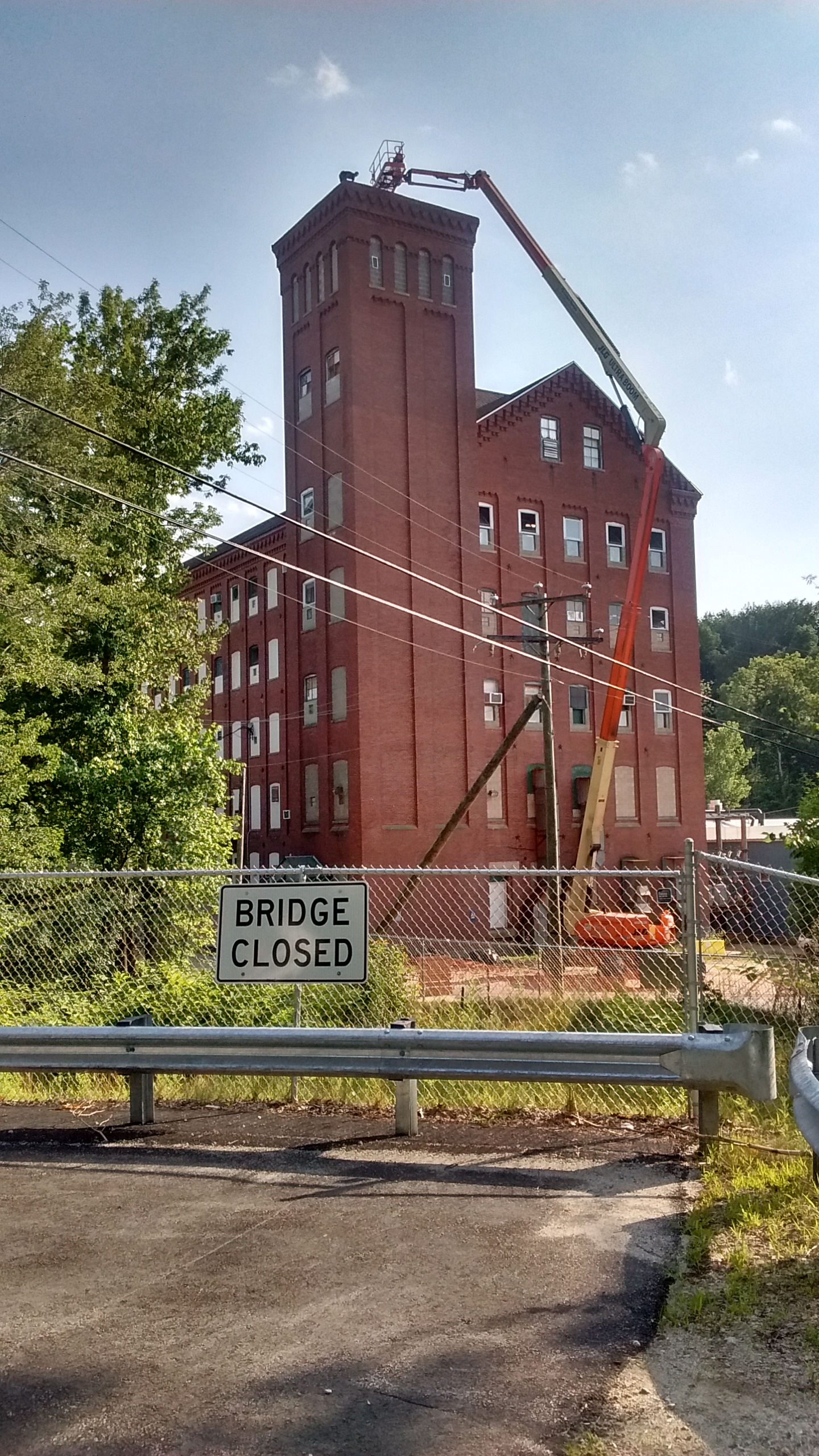 Pont fermé / Closed bridge