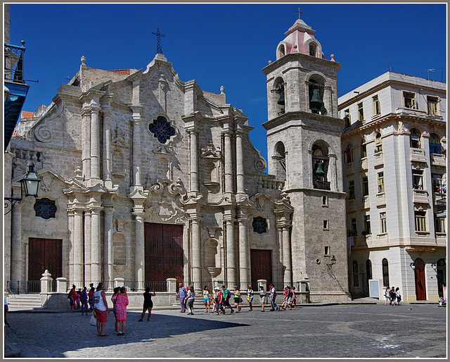 Cuba.   La Havane.   la cathédrale ...