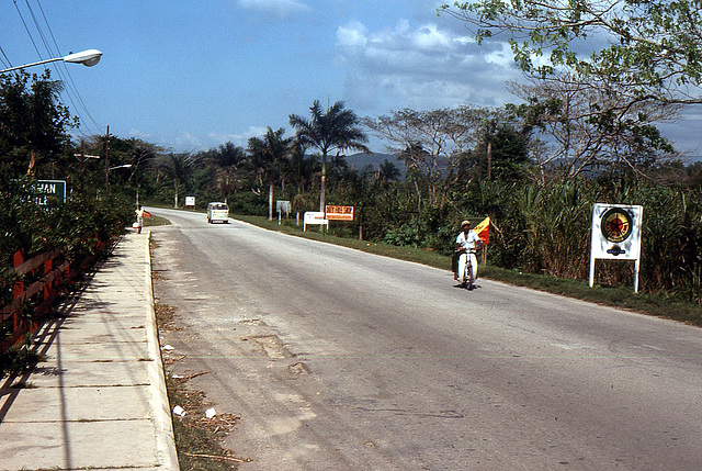 Auf dem Norman Manley Bouleward in Jamaica 1984