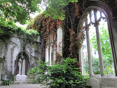 St.Dunstan in the East - gothic garden