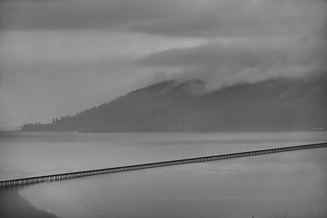 Crossing the Columbia to Washington