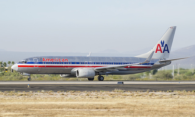 American Airlines Boeing 737 N934AN