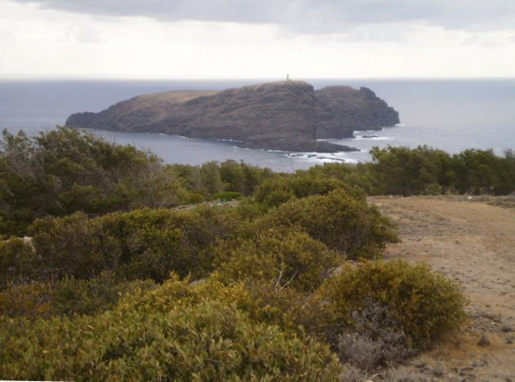 Ferro Islet (115 metres high).