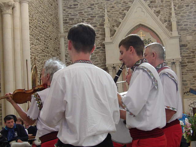 Concert du groupe , constellation des carpates,  groupe Ukrainien ,  en l’église de Pleudihen sur rance (22)