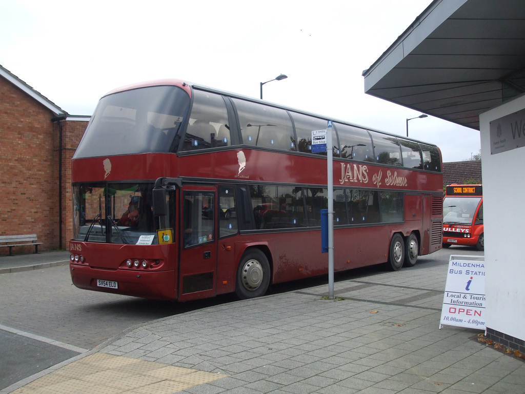 DSCF0098 Jans of Soham SV54 ELO (ESK 924) in Mildenhall - 20 Oct 2017