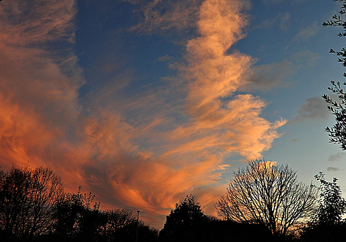 le phénomène dans le ciel d'hier soir