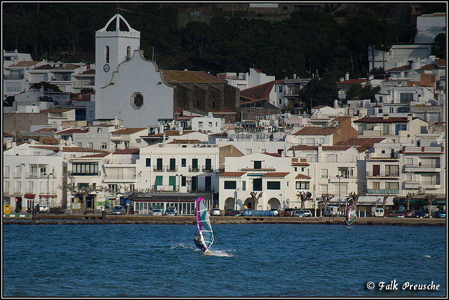 Surfer vor Port de la Selva