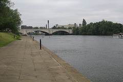 The Thames Path - Kew Bridge to Putney Bridge, north bank