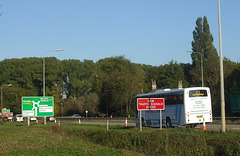 DSCF5167 Smith’s of Blofield 333 SXU (Y152 EAY) on the A11 at Barton Mills - 19 Oct 2018