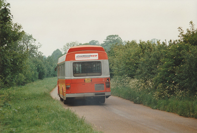 Midland Red South 504 (JOX 504P) leaving Sibford Gower – 1 Jun 1993 (194-16A) Midland Red South 504 (JOX 504P) leaving Sibford Gower – 1 Jun 1993 (194-16A)