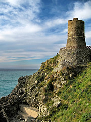 Torre di Capo Rocchi  (16th century watchtower)