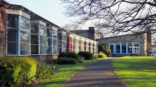 Impington Village College - Adult wing and assembly hall from N (HDR) 2015-04-21