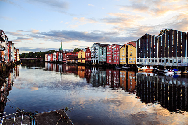 Trondheim. Abends am Nidelv. 201408