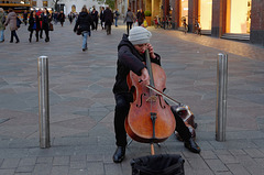 Concerto pour violoncelle et passants indifférents