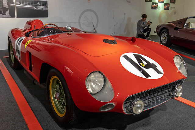 #36 - Leo W - Ferrari red - 19̊ 3points
