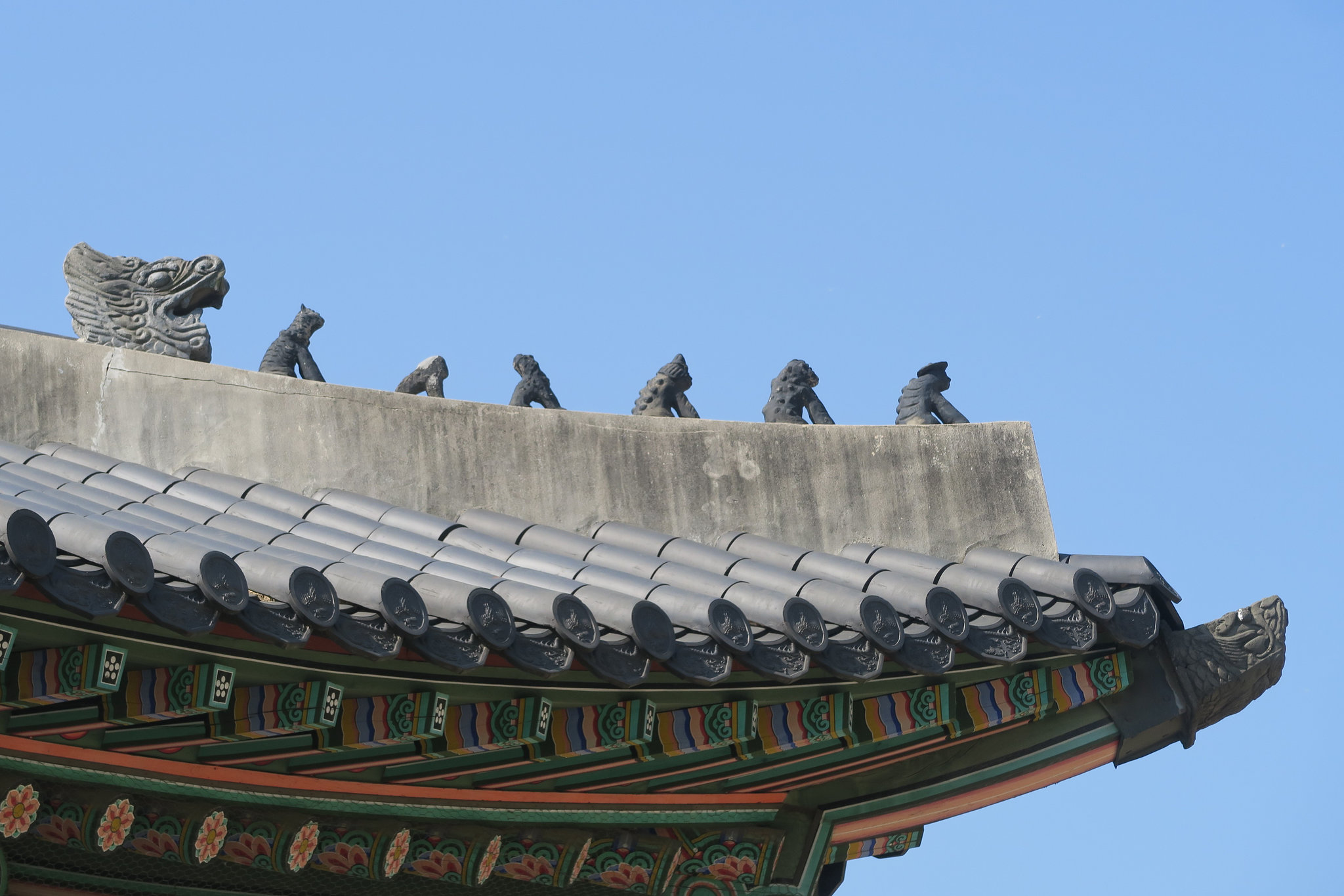 Grotesques de toit, Palais Gyeongbokgung, Séoul (Corée du Sud)