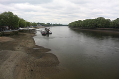 The Thames Path - Kew Bridge to Putney Bridge, north bank