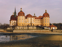Schloss Moritzburg 1992 bei Ebbe im Teich.
