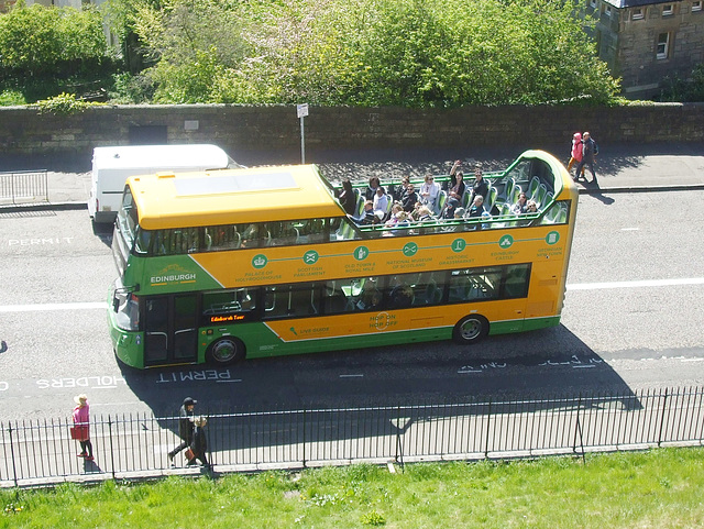 ipernity: DSCF7112 Edinburgh Bus Tours (Lothian Buses) 'Edinburgh Tour ...