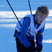 020 Junger Skiläufer im Ziel