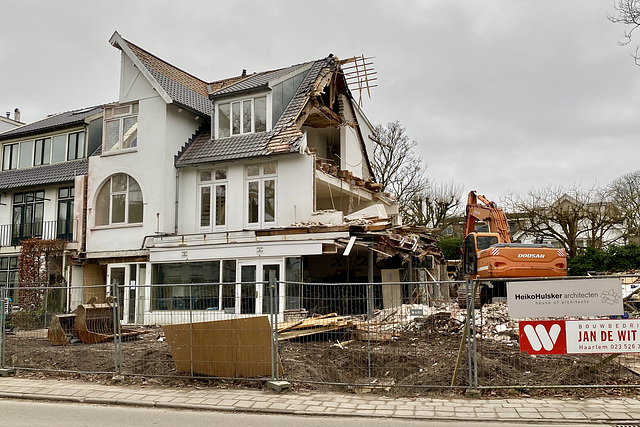 Demolition in Bloemendaal