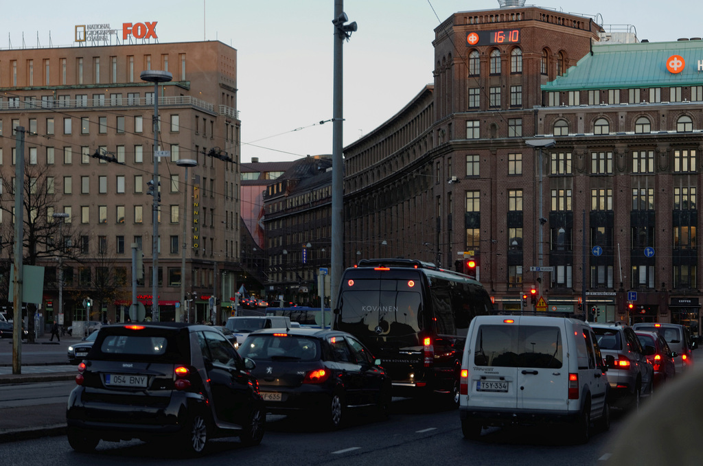 La ville est noire et rouge
