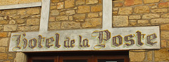 Vieille enseigne peinte vue à Villefranche du Périgord