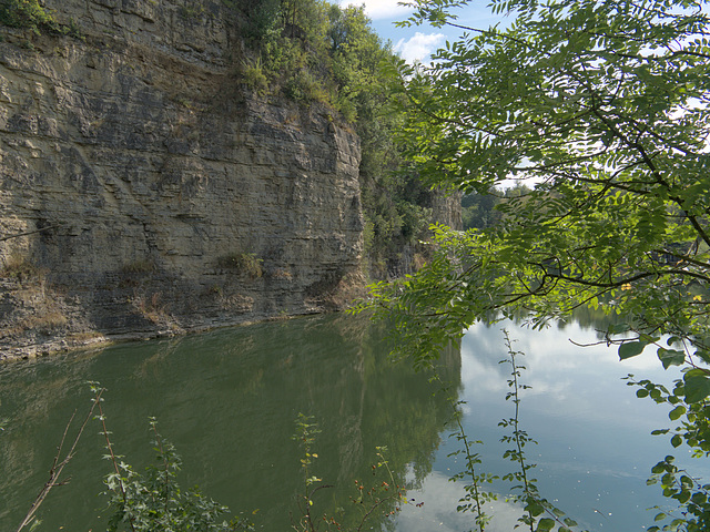Ehemaliger Steinbruch mit Teich