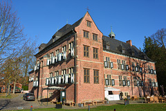 Schloss Reinbek - mit Bänken