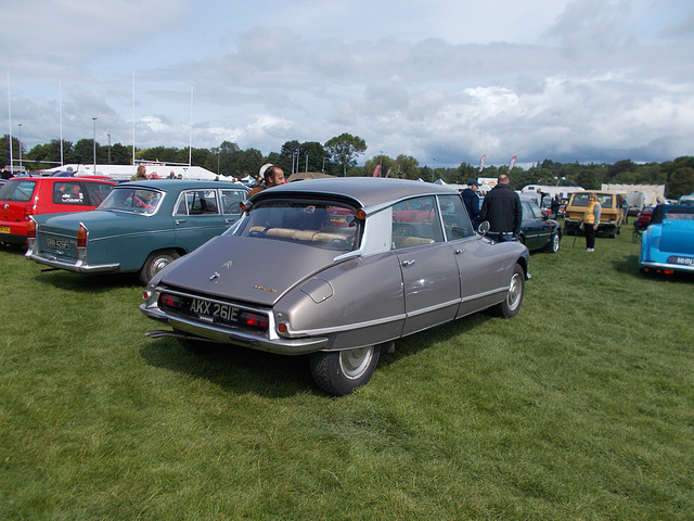 STTES[25] - Citroen DS 21