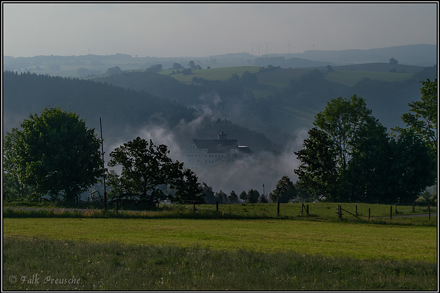 Frühnebel über Scharfenstein