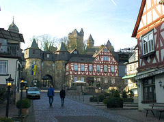 Marktplatz Braunfels, Schloss im Hintergrund