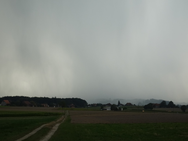 Dach den Hitzetagen die Abkühlung im Anzug