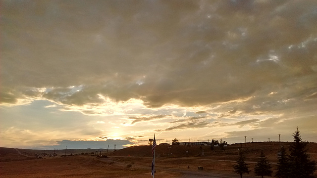 Sleepy Colorado clouds / Nuages somnolents du Colorado