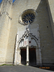 Eglise de MONTREUIL BELLAY 1/3 Eglise de MONTREUIL BELLAY 1/3