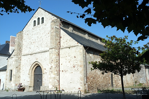 Abbaye St-Philbert-de-Grand-Lieu