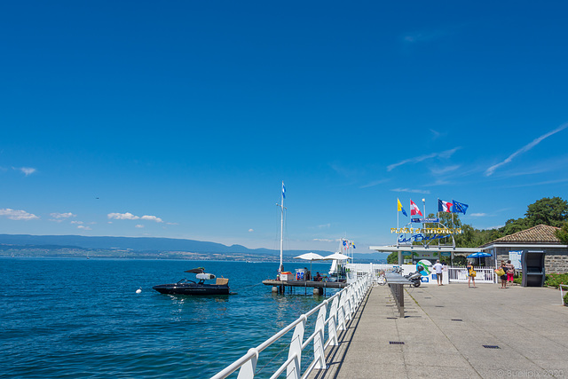 beim Schwimmbad von Thonon-les-Bains (© Buelipix)