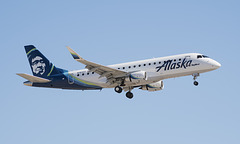 Alaska Airlines Embraer ERJ-175 N183SY
