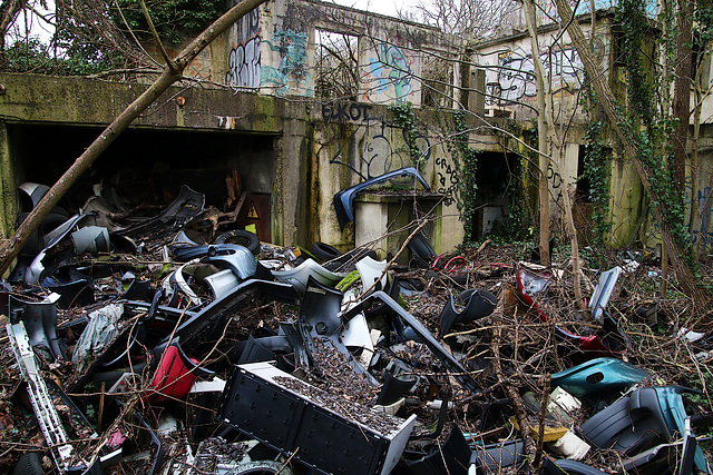 Casseurs squatteurs entreprenants .