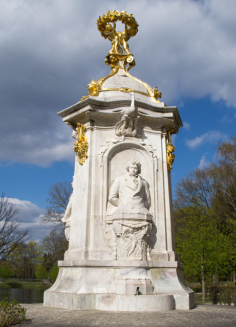 Berlin Tiergarten composer monument  (#2119)