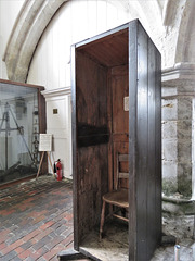 brookland church, kent  (53) early c19 hudd or graveside shelter for the officiating minister at a funeral