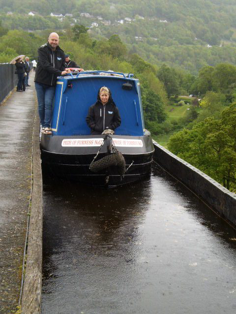 Boat crossing the Pontcysyllte Aqueduct.